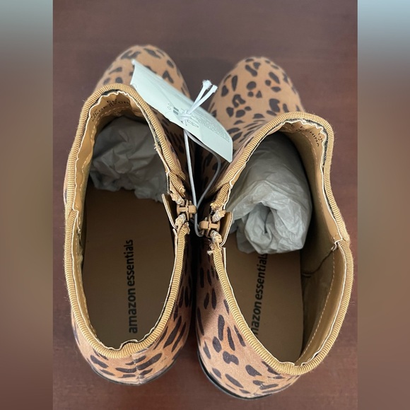 Leopard Style Zippered Ankle Boots | Low heel | Size 9 - Picture 7 of 14